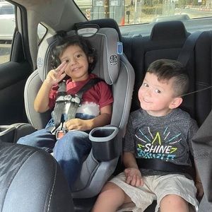 Meet your Posher, Gloria